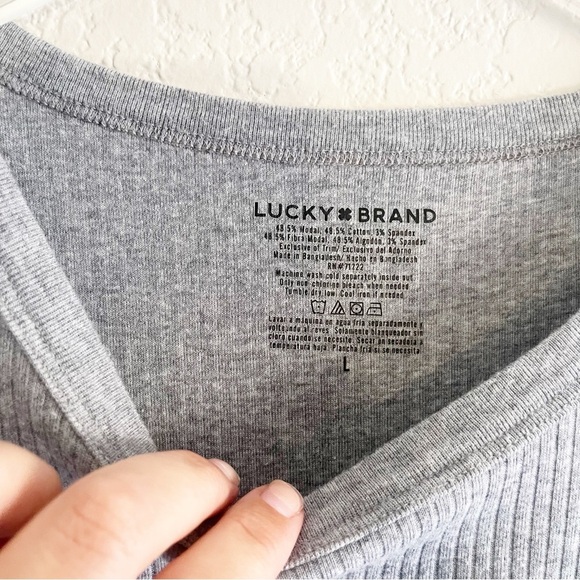 LUCKY BRAND Ribbed Gray Short Sleeve Top Size Large - Picture 4 of 7